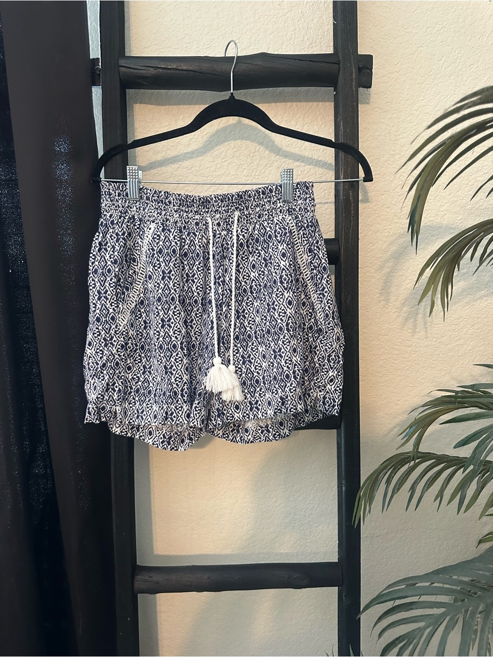 Briggs New York Navy & White Printed Tassel Waist Bermuda Shorts
